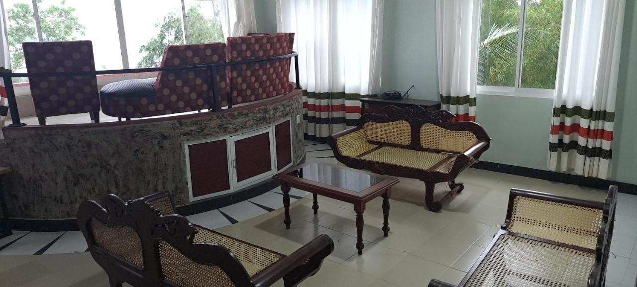Madu River Edge Hotel Балапития Екстериор снимка